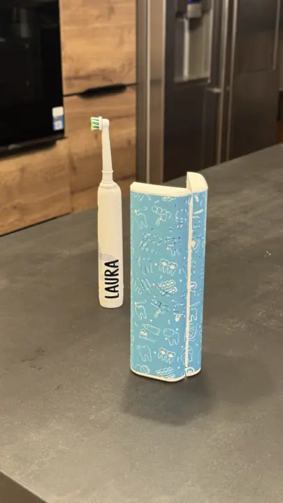 Brosse à dents électrique personnalisée au prénom Laura